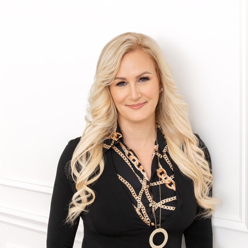 Jennifer Jones, REALTOR® with The Jennifer Jones Team, LPT Realty, Brokerage